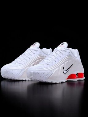 NIKE Shox R4 Running Shoes Boys Size 6.5 Youth Fits Women's Size 8